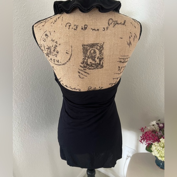 Express Ruffle Blouse - Picture 3 of 3